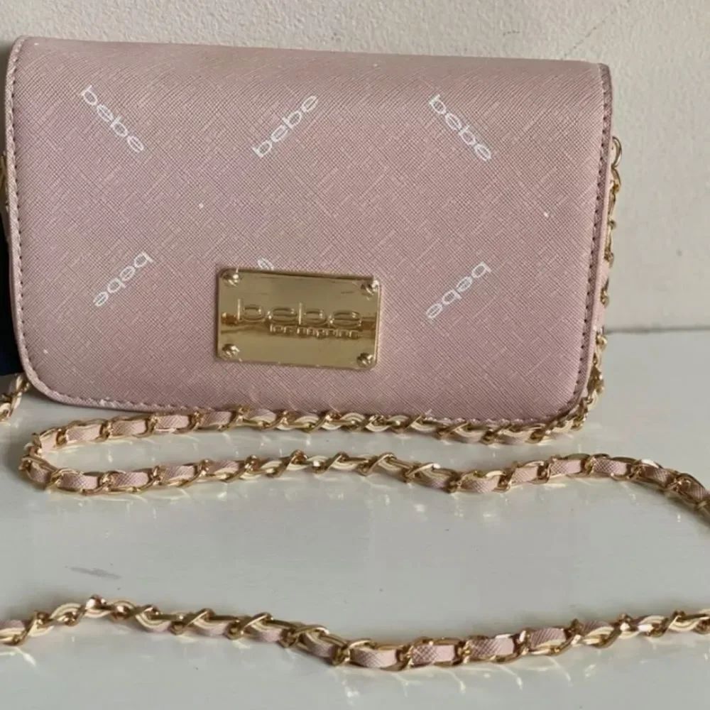 BEBE JASMINE BLUSH PINK SAFFIANO LEATHER LOGO CROSSBODY SLING CLUTCH BAG